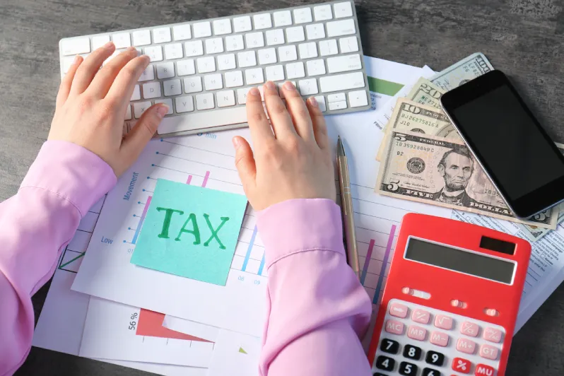 Transfer pricing benchmarking study in the UAE – comparing related-party transactions to ensure compliance with UAE Corporate Tax Law.