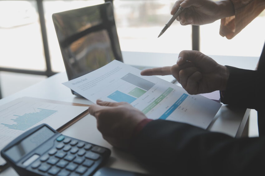 UAE audit consultants meeting and financial review