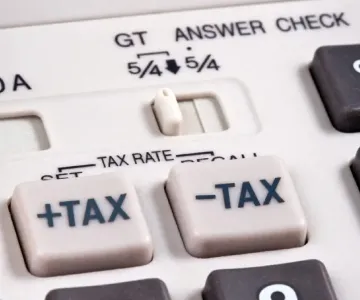 Professional VAT registration consultants assisting UAE businesses